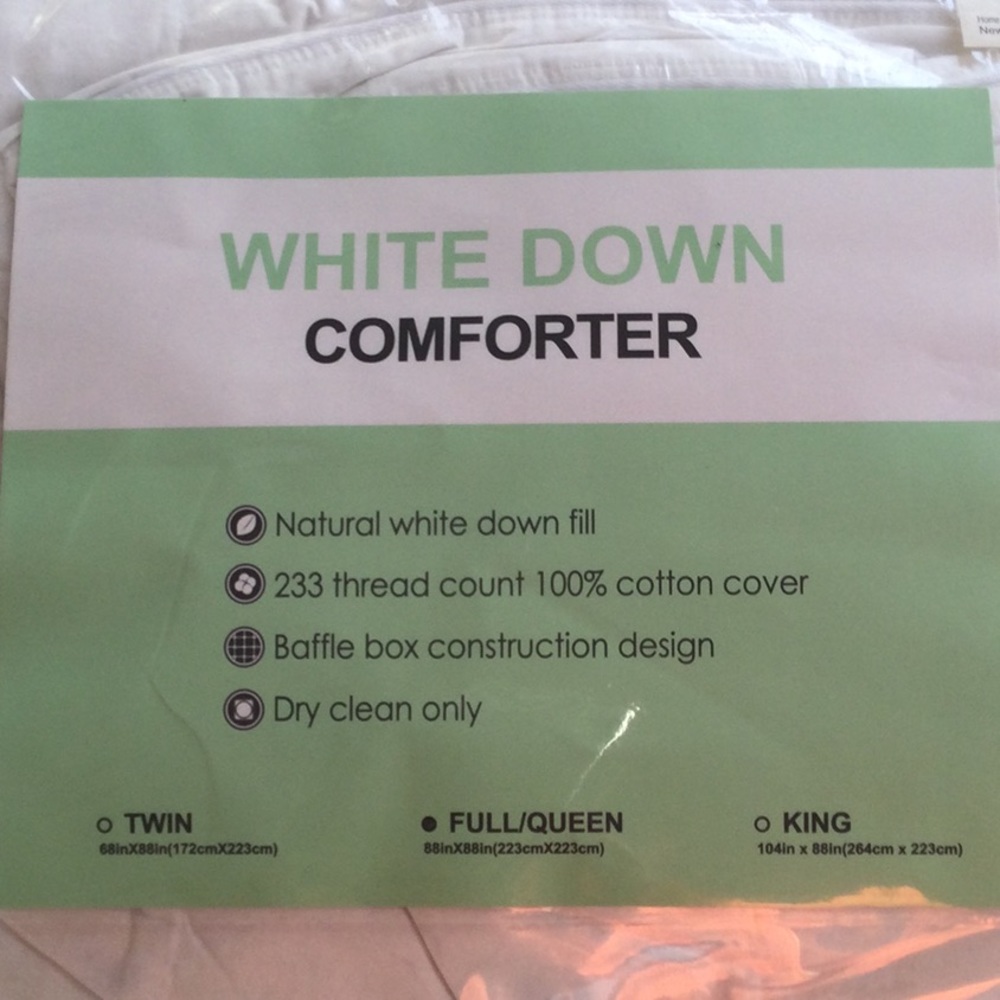 NWT Pure Elements All Season Down Comforter - Queen Size